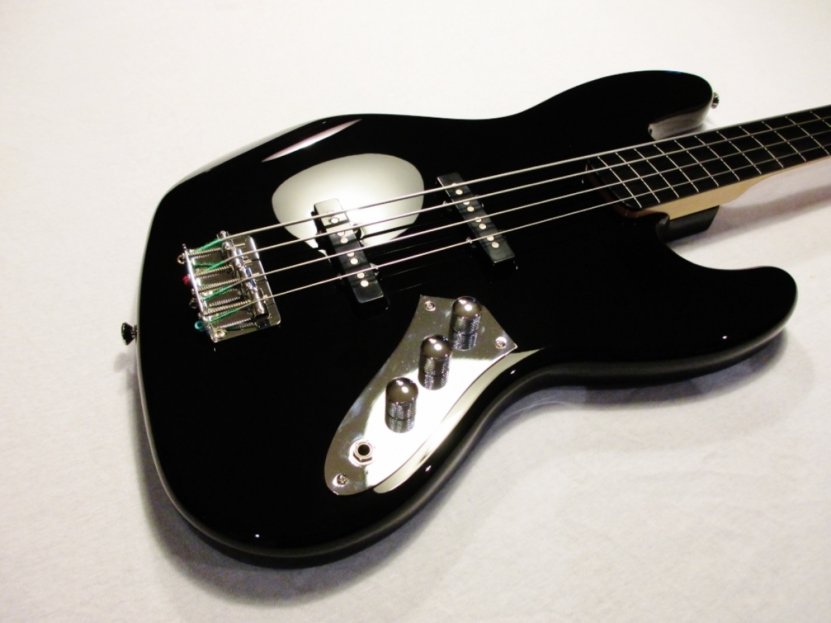Repair And Paint Fretless Fender Squier Bass